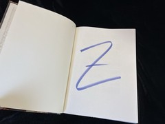 House Of Leaves Hardcover Signed by Mark Z. Danielewski 1st edition Red , BLUE Z