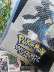 Pokémon Black & White Collectors Ed Hardcover Strategy Guide W lenticular Poster