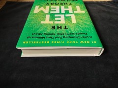 THE LET THEM THEORY Mel Robbins 1st Edition Hardcover Book Self Help Feel Great