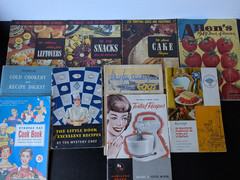 Lot of 10 Cookbook Pamphlets Vintage 1930s – 1960s * Culinary Arts Mystery Chef
