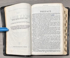 MOROCCO LEATHER Bible; RSV World 1962; Concordance; Thumb Indexed; Color Maps
