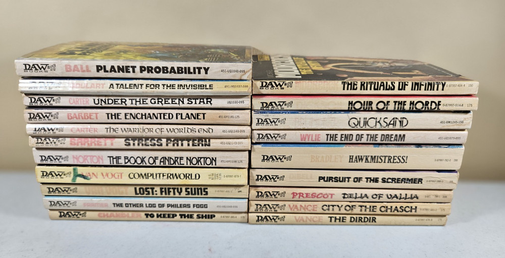 Lot of 20 – Vintage DAW Books – Science Fiction Paperbacks