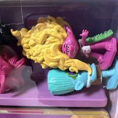 DreamWorks Trolls Figurines & Storybook, 2.25″ figures (Universal Studios!)
