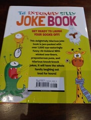 The Extremely Silly Joke Book: Sally Lindley & Joe Fullman, 255 Pages, Kids