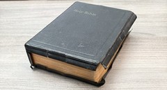 Handsize 1945 National Bible Press; Self Pronouncing KJV Study Helps; Color Maps