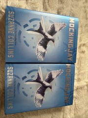 Mockingjay (Hunger Games, Book Three) by Suzanne Collins (2010, Hardcover) Bx2