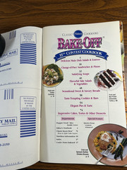 Pillsbury 35th Bake Off Classic cookbook Recipes#134 PB 110 pages Apr 1992 VTG