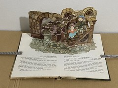 Vtg A Visit To The Haunted House Troll Pop-Up Book 1987 Hallmark Halloween