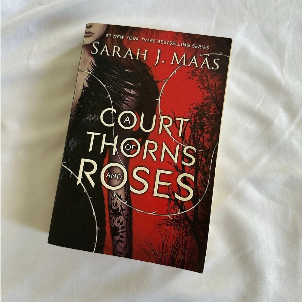 A Court Of Thorns And Roses Sarah J. Maas Paperback Oop