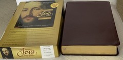 THE KNOWING JESUS STUDY BIBLE. NIB. Burgundy Leather. Free Shipping.