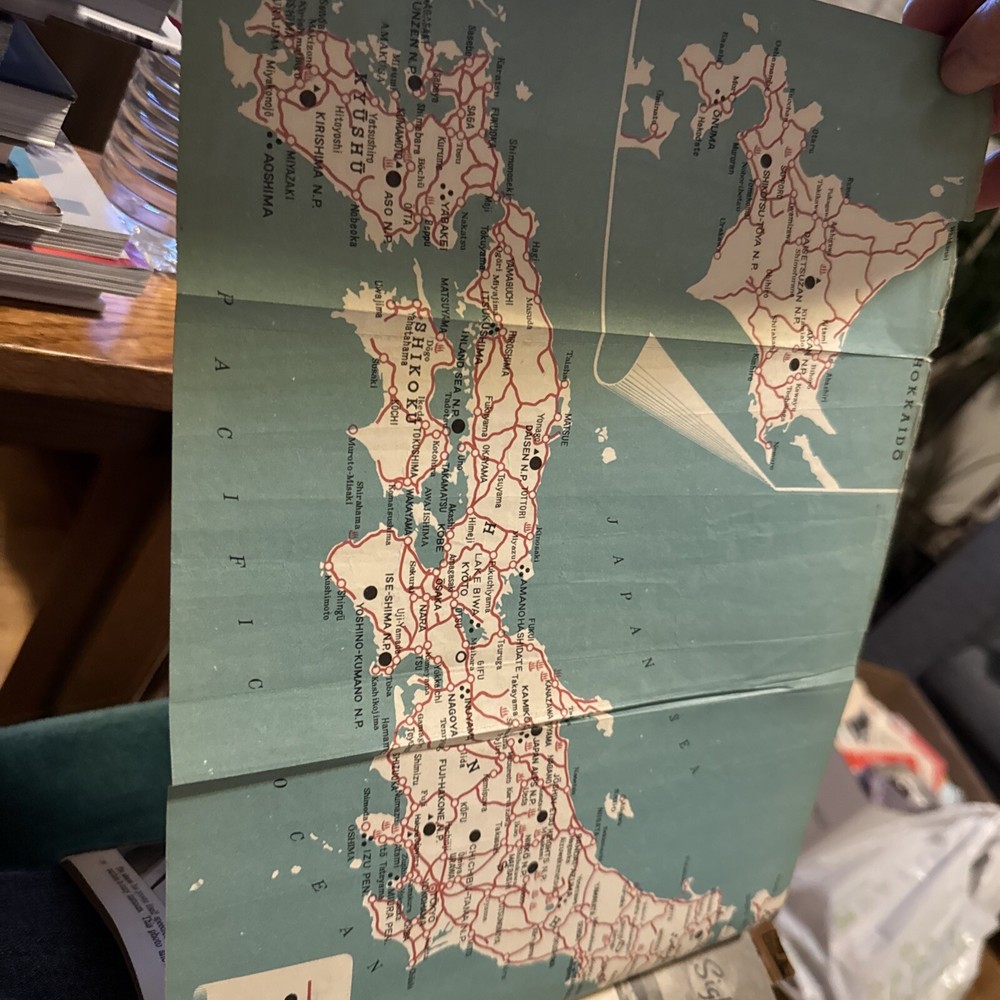 JAPAN TODAY – 1950 – RED COVER – 371 PAGES – GOOD CONDITION. Ill. Occupied Japan