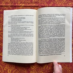 Going for Refuge by Phra Khantipalo (Vintage Buddhist Text, Taiwan PB 26 pages)
