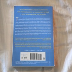 Bessel van der Kolk M.D. The Body Keeps the Score Paperback Illustrated 2015