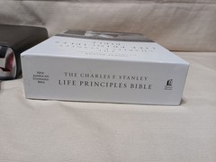 NASB Charles F. Stanley Life Principles Bible 2nd Edition Leathersoft with Box