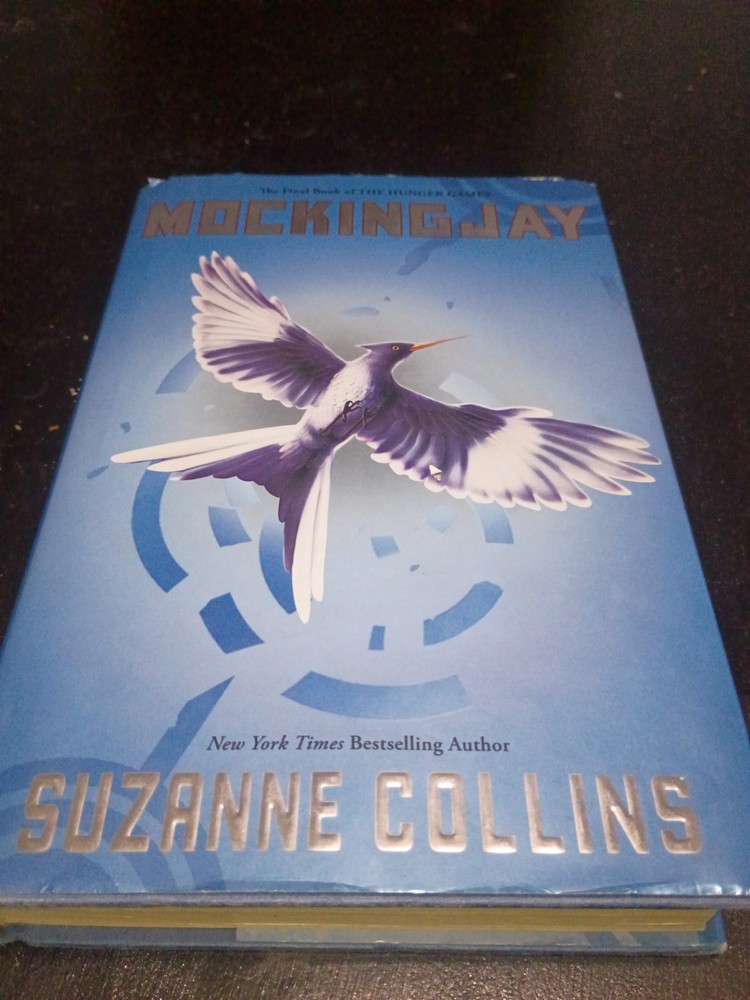 Mockingjay (Hunger Games, Book Three) by Suzanne Collins (2010, Hardcover)