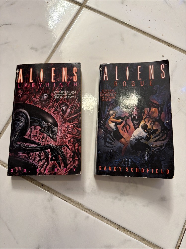 Aliens: Rogue and Labyrinth Paperback Lot 1st Print Vintage 1990s