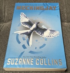 Lot of 2 Hunger Games Paperback Books Suzanne Collins, Mockingjay, Catching Fire