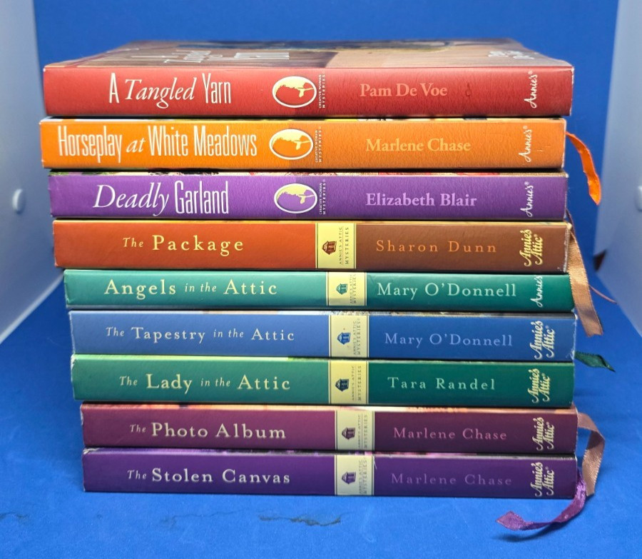 Creative Woman Mysteries – Beautiful HC books in Exc *You Pick* Annies Attic 🕵️