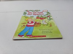 We All Fall for Apples by Emmi S. Herman (2006, Trade Paperback)