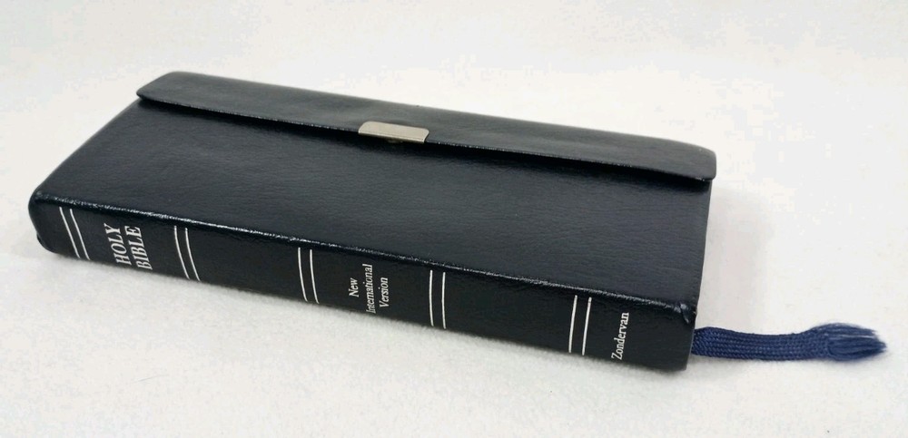 NIV Trimline Bible 1984 Zondervan Blue Bonded Leather Snap Flap Red Letters