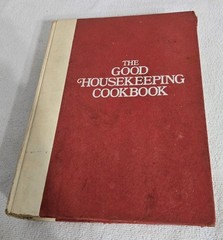 Vintage „The Good Housekeeping Cookbook’ 1973 Hardcover, 800 Pages