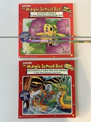 Lot of 9 Vintage Magic School Bus Books…5 Paperback…3 Hardcover…Extras…Stickers