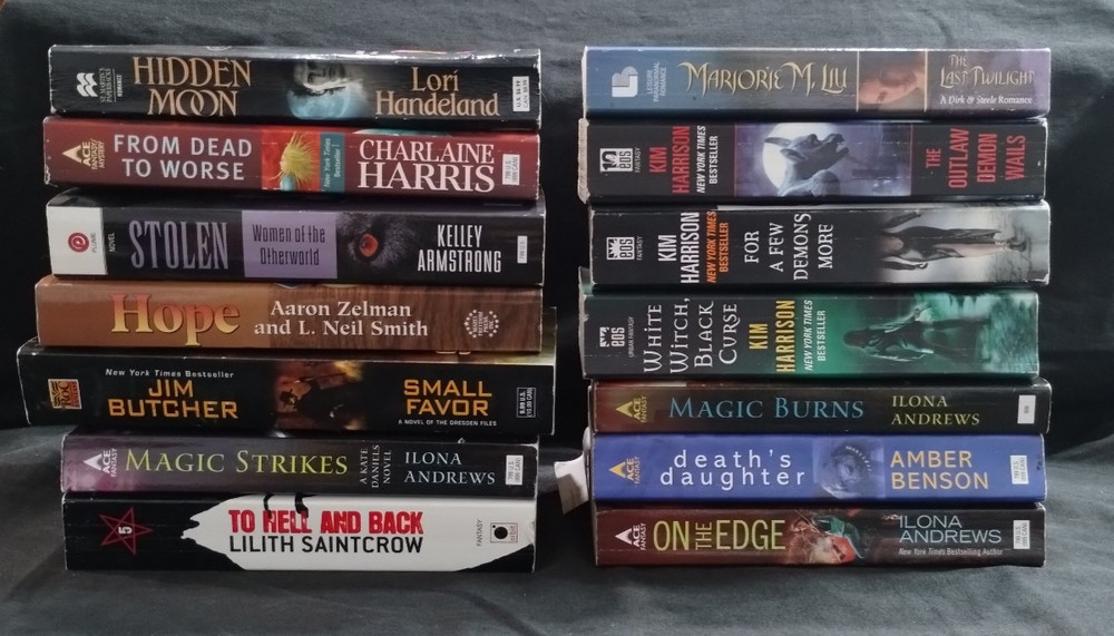 Lot of 14 Sci-Fi & Fantasy Books! Kim Harrison Ilona Andrews & Charlaine Harris!