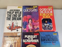 Lot of 20 – Vintage DAW Books – Science Fiction Paperbacks