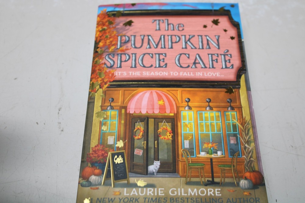 The Pumpkin Spice Café by Laurie Gilmore: New paperback