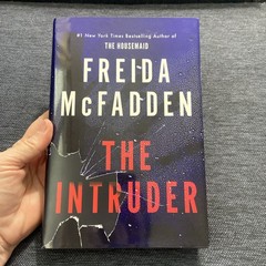 Intruder by Freida McFadden (2025, Hardcover)