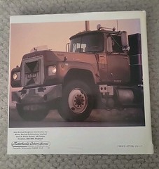 MACK BULLDOG OF AMERICAN HIGHWAYS BOOK PHOTOS BY HENRY RASMUSSEN 1987 128pp