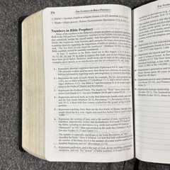 Amazing Facts Prophecy Study Bible NKJV Leathersoft Black Thomas Nelson 2008