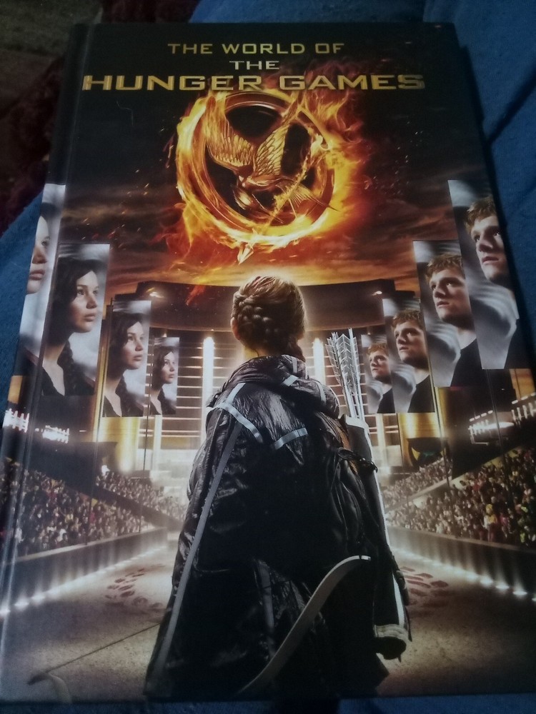 The World of the Hunger Games (Hunger Games Trilogy) – Hardcover – GOOD
