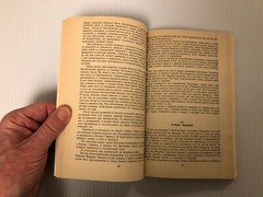 МАШИНА ВРЕМЕНИ ~ ВОЙНА МИРОВ ~ РАССКАЗЫ ~ H G Wells ~ 221 Pages ~ Москва 1983