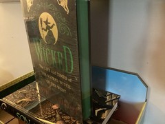 Wicked Books Maguire& Son Of Witch&Limited Edition Pin Sealed New In Package Set