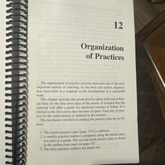 The Triple-Post Offense (Sideline Triangle) by Fred „Tex” Winter – Spiralbound