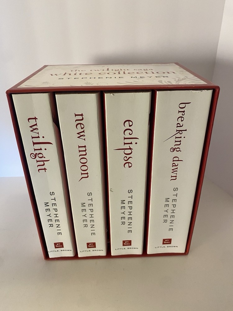 The Twilight Saga White Collection- Stephanie Meyer- Missing 1 Book