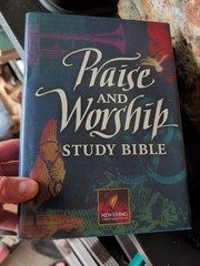 NLT BIBLE LOVER LOT J4: Includes several 1996c. Life Application Study, Journal