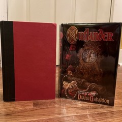 Diana Gabaldon – Outlander FLAT SIGNED BP 1st Edition 8th Printing Book 1 – 1991