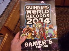 Guinness World Records 2013 2014 2015 Gamer”s Edition Paperback – LOTFOL
