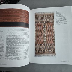 Textiles of Southeast Asia: Tradition, Trade, and Transformation Robyn Maxwell
