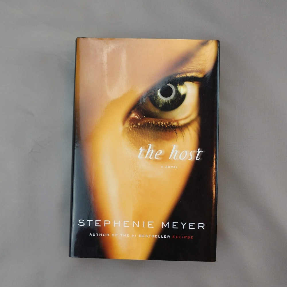 The Host Stephenie Meyer Little Brown Black HC Sci-Fi Fantasy Novel Adult