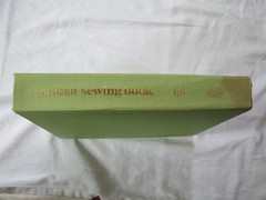 SINGER Sewing Book 2nd Ed. Vintage 1972 ~ Color Photos & Illustrations 500 Pages