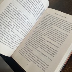 Beautiful SIGNED Copy Of „Where The Crawdads Sing” By Delia Owens