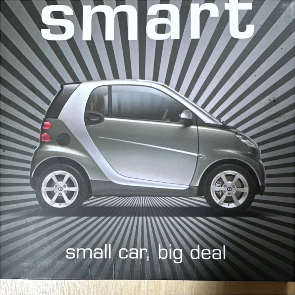 smart : small car, big deal 2008 Hardcover Motorbooks First Edition