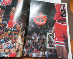 #3124 SPORTS MAGAZINE PETERSENS PREVIEW 1990-91 MICHAEL JORDAN W/ POSTER