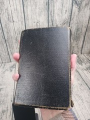 Holy Bible: Authorized King James Version (Zondervan, Concordance, Red) Pre-Own
