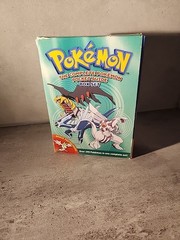 The Complete Pokémon Pocket Guide Box Set Bonus Poster Over 500 Pages. Like New