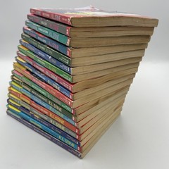 Goosebumps R.L Stine Apple Fiction Lot of 18 Scholastic Books Vintage 90s Horror