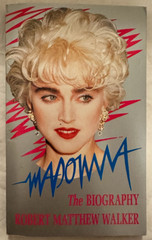 MADONNA BOOK „THE BIOGRAPHY” 1989 – PAPERBACK, 154 PAGES – NEAR MINT!!!